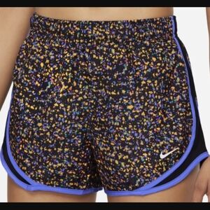 NIKE DRI-FIT TEMPO ICON CLASH RUNNING SHORTS Women's Lavender/Gold/Black Small